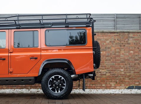 Land Rover Defender 110 Adventure Edition 28