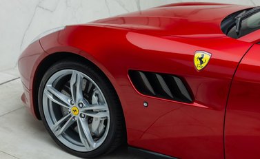 Ferrari GTC4 Lusso V12 32