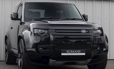 Land Rover Defender V8 1