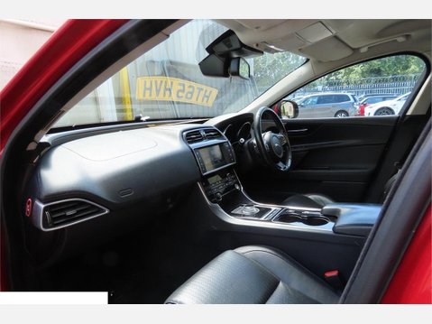 Jaguar XE 2.0d Portfolio Auto Euro 6 (s/s) 4dr 4