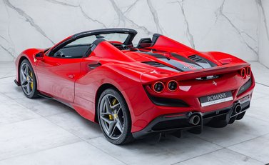 Ferrari F8 Spider 10