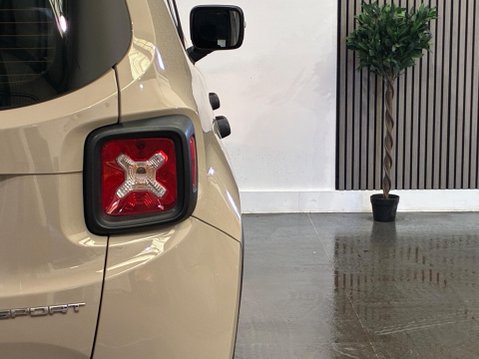 Jeep Renegade 1.6 E-TorQ Sport Euro 6 (s/s) 5dr 54