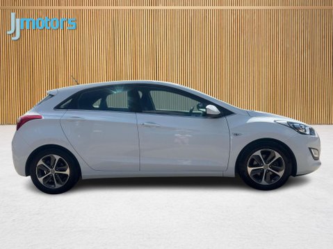 Hyundai i30 1.4 Blue Drive SE Hatchback 5dr Petrol Manual Euro 6 (s/s) (100 ps) 11