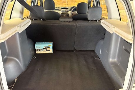 Dacia Duster 1.5 dCi Laureate SUV 5dr Diesel Manual Euro 5 (110 ps) 41