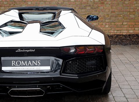 Lamborghini Aventador LP 700-4 Roadster 19