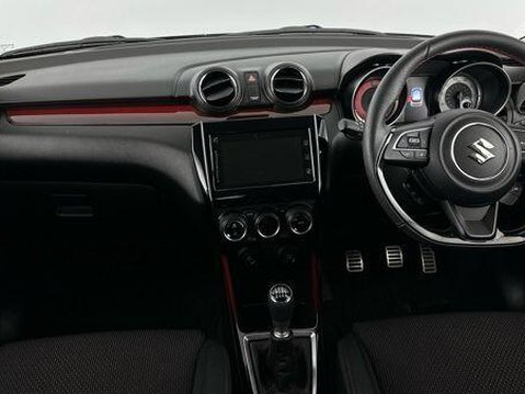 Suzuki Swift SPORT BOOSTERJET MHEV 3