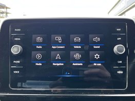 Volkswagen T-Roc 1.5 T-Roc R-Line TSI Semi-Auto 5dr 27