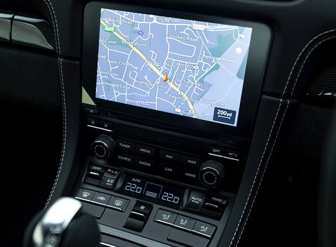 Porsche 718 Cayman GT4 16