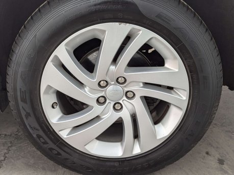 Land Rover Range Rover Evoque 2.0 Range Rover Evoque R-Dynamic S D Auto 4WD 5dr 32