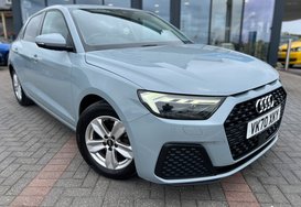 Audi A1 SPORTBACK 1.0 TFSI TECHNIK 4
