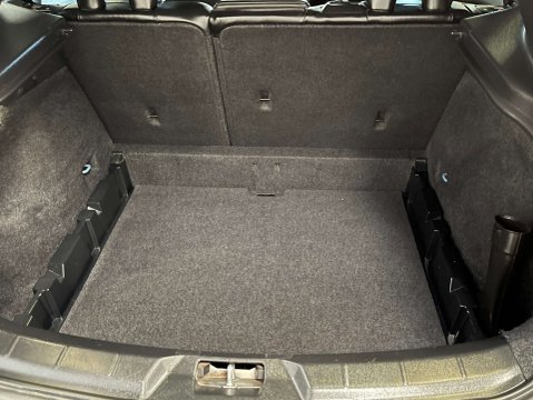 Volvo V40 2.0 V40 R-Design Nav D3 Auto 5dr 27