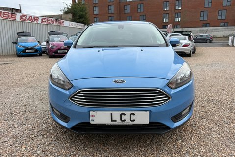 Ford Focus ZETEC.. 9 MAIN DEALER SERVICES.. £20 ROAD TAX.. 1 PREVIOUS KEEPER..STUNNING 11