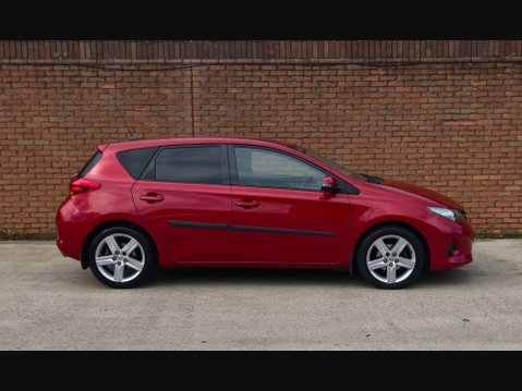 Toyota Auris 1.6 Auris Sport Valvematic 5dr 11