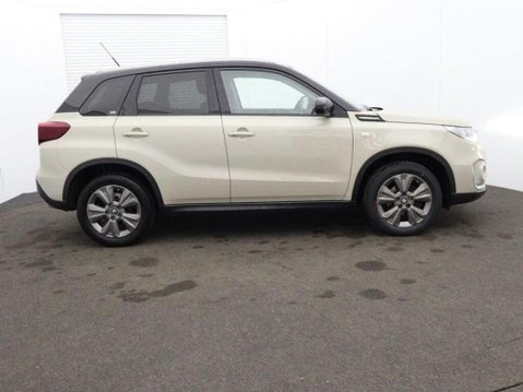 Suzuki Vitara SZ-T BOOSTERJET MHEV 4
