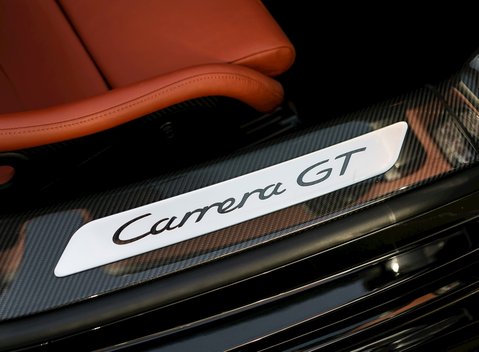 Porsche Carrera GT 23
