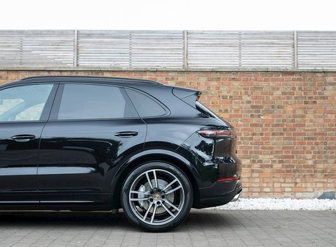 Porsche Cayenne Turbo 22