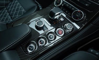 Mercedes-Benz SLS AMG GT FINAL EDITION 23