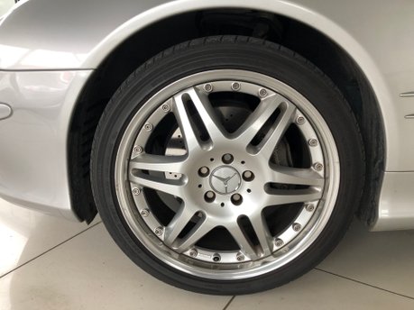 Mercedes-Benz SL Series SL500 V8 34
