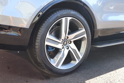 Land Rover Discovery BRAND NEW COMMERCIAL DYNAMIC HSE WITH A GENUINE REAR SEAT CONVERSION 10