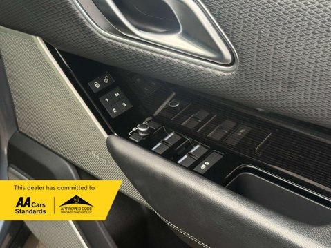 Land Rover Range Rover Velar 2.0 Range Rover Velar R-Dynamic SE D180 Auto 4WD 5dr 43
