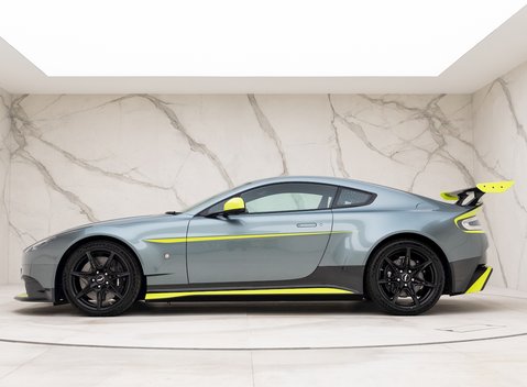 Aston Martin Vantage GT8 2