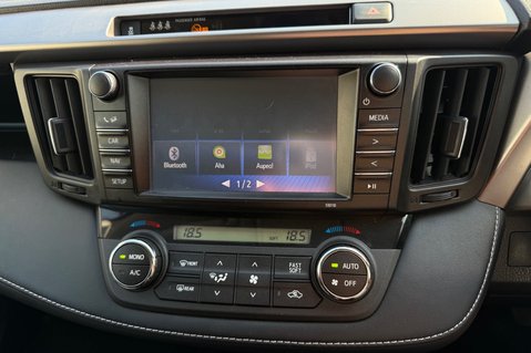 Toyota Rav 4 D-4D BUSINESS EDITION LOOK! 37000 MILES! 1 OWNER! SAT NAVIGATION 20