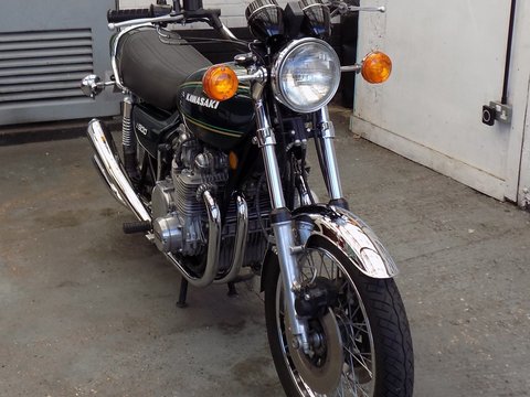 Kawasaki Z900 A4 19