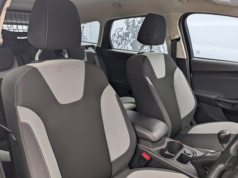 Ford Focus ZETEC NAVIGATOR TDCI 18