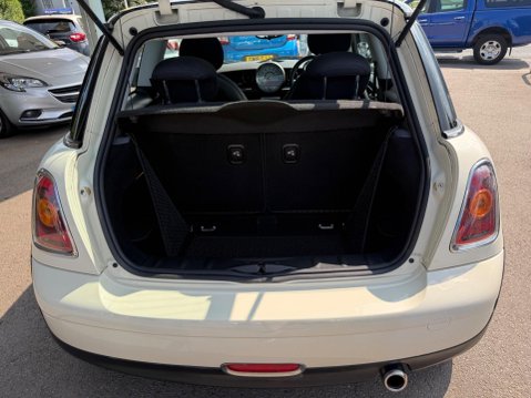 Mini Hatch 1.6 Cooper Steptronic Euro 4 3dr 29