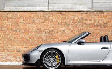 Porsche 911 Turbo Cabriolet (991.2) 29