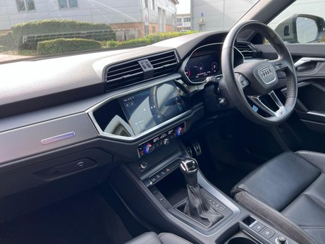 Audi Q3 1.5 TFSI CoD 35 S line S Tronic Euro 6 (s/s) 5dr 23
