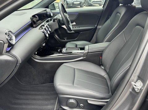 Mercedes-Benz A Class A 180 SPORT EXECUTIVE MHEV 32