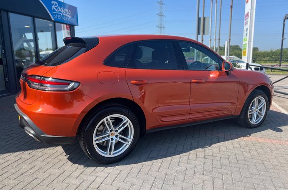 Porsche Macan PDK 13