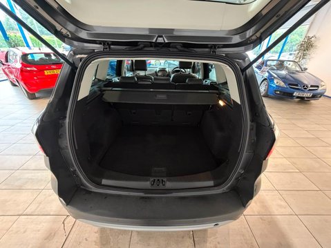 Ford Kuga 2.0 TDCi Titanium Euro 6 (s/s) 5dr 33
