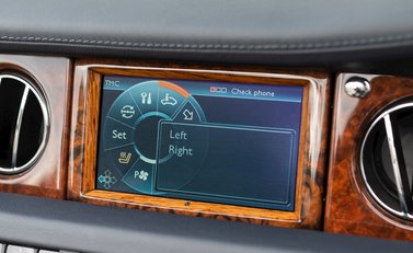 Rolls-Royce Phantom Drophead Coupe 21