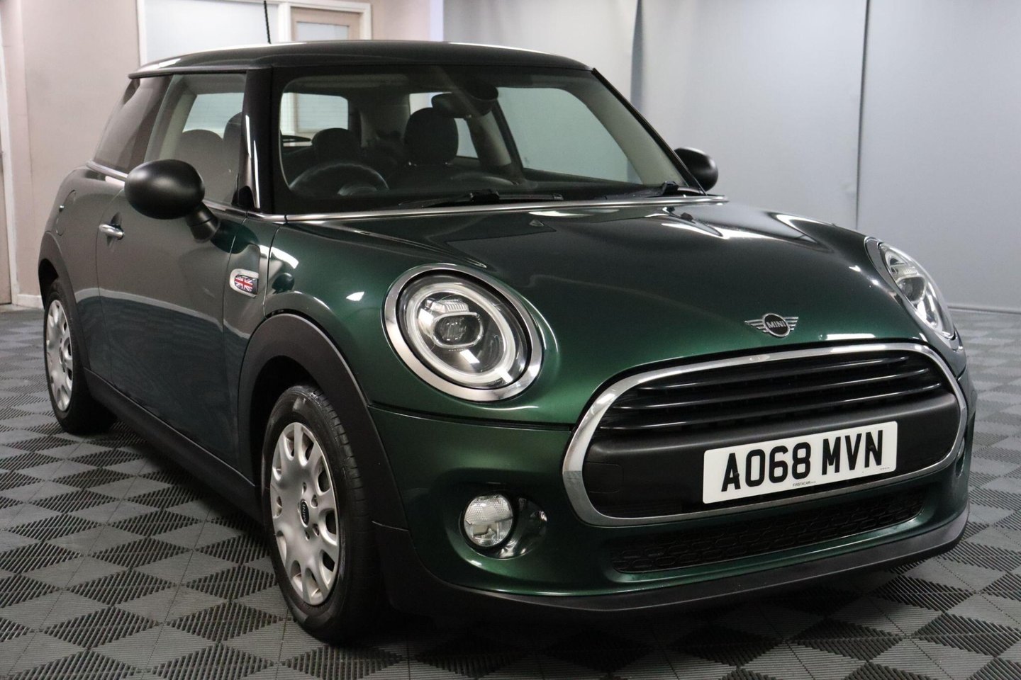 2018 MINI Hatch — image 26