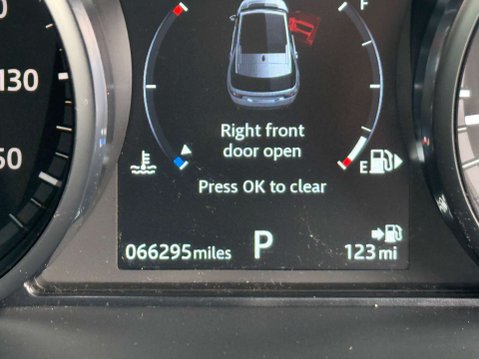 Land Rover Discovery Sport 2.0 Discovery Sport Landmark TD4 Auto 4WD 5dr 37