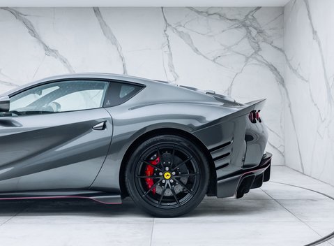 Ferrari 812 Competizione 47