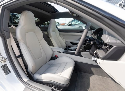 Porsche 911 (992) Carrera 4S 12