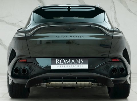 Aston Martin DBX 707 5