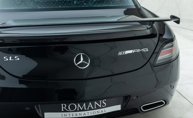 Mercedes-Benz SLS AMG GT FINAL EDITION 28