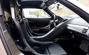 Porsche Carrera GT 15