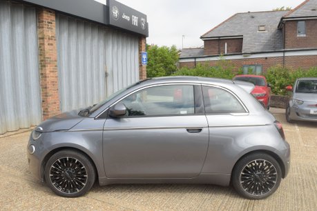 Fiat 500e La Prima 26