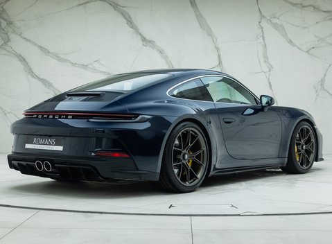 Porsche 911 GT3 TOURING (992) 6