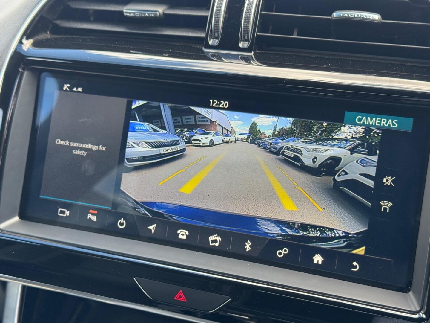 2019 Jaguar XE — image 12