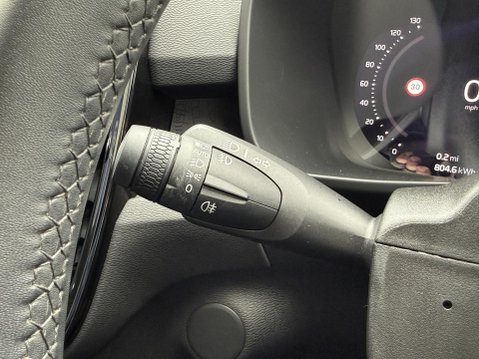 Volvo C40 Recharge 69kWh Core SUV 5dr Electric Auto (231 ps) 37