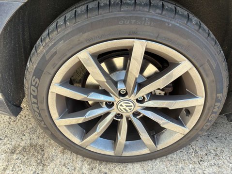 Volkswagen Passat 2.0 Passat R-Line TDI BlueMotion Technology 4dr 7
