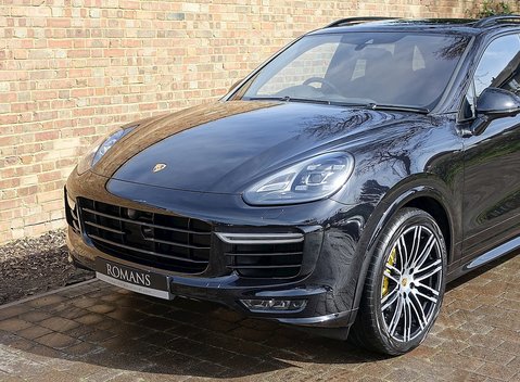 Porsche Cayenne Turbo S 28