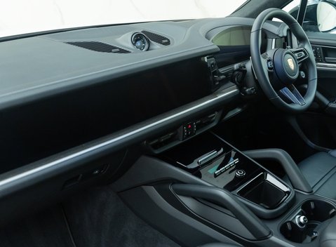 Porsche Cayenne TURBO E-HYBRID 19