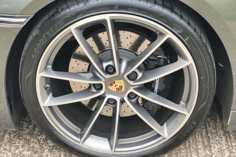 Porsche 911 CARRERA 4S PDK 21
